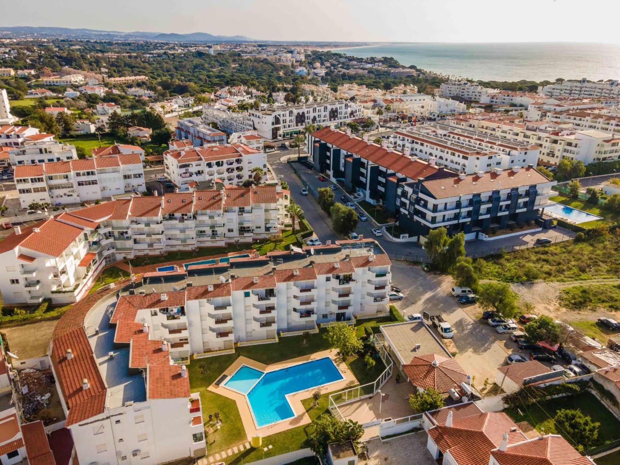 Santa Eulalia 2-Bedroom Apartment - Swimming Pool - Wifi Албуфейра Экстерьер фото